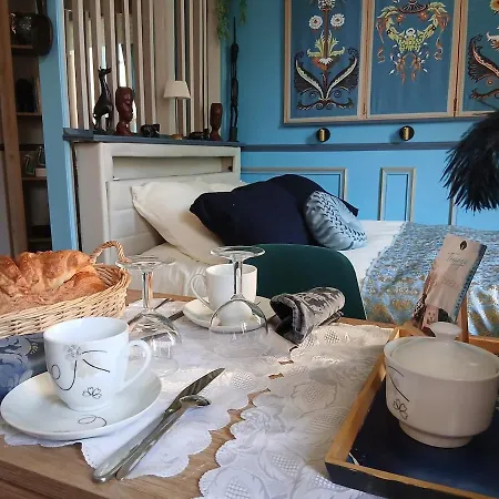 Apartment Bleu Cosaan D'art Et Memoire