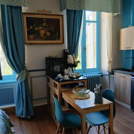 Apartment Studio Bleu Cosaan Studio D'Art Et Memoire *